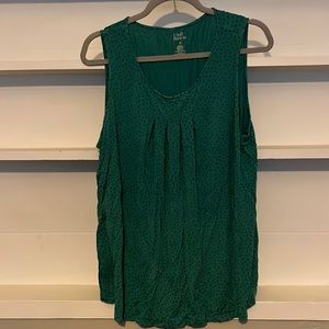 Croft & Barrow green polka-dotted womens sleeveless T